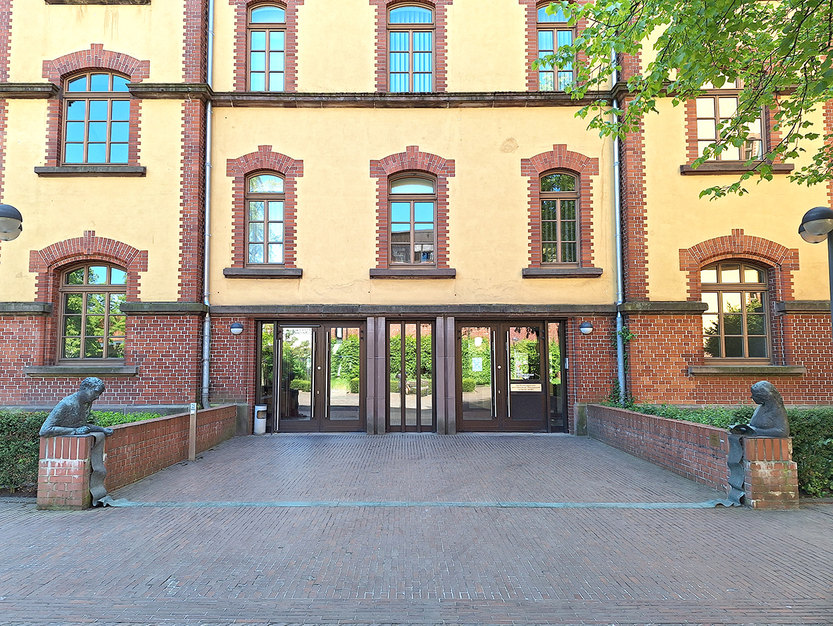 Hofeingang der Landesbibliothek