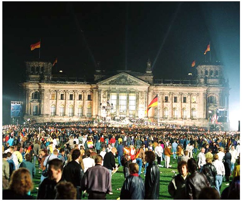 Tag der Einheit, 03.10.90. Hauptfeierlichkeiten vor dem Berliner Reichstag.