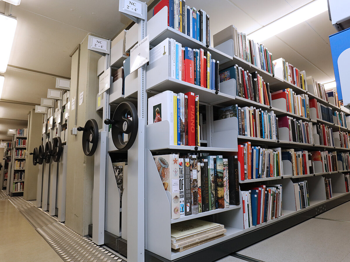 Kompaktregalanlage im Magazin der Landesbibliothek Oldenburg.